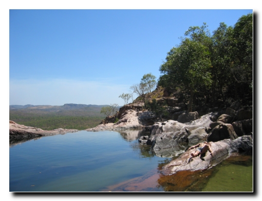 40 Faulenzen auf dem Stein